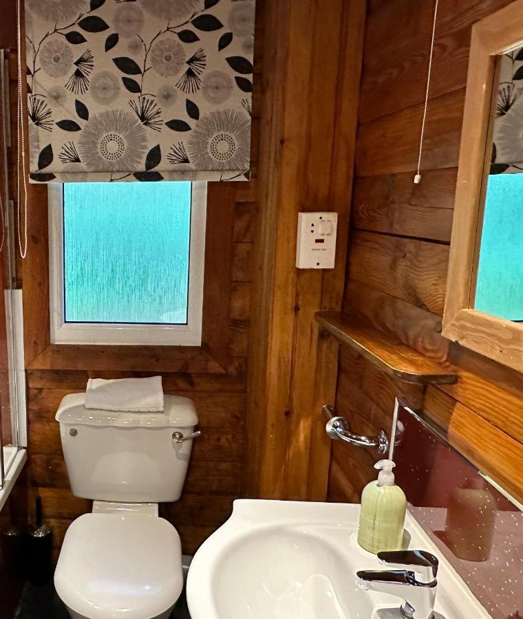 Pucks Glen Lodges, Rashfield, By Данун Екстериор снимка
